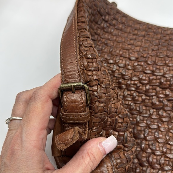 Beautiful Brown Leather Woven Crossbody Bag Made In India BRN7553C - Picture 4 of 14